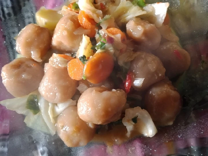 Langkah Gampang Menyiapkan Resep Tumis pentol dan sayur yang Enak Banget Anti Ribet, Uenak Banget