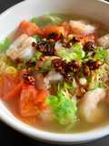 Prawn, Tomato & Lettuce Ramen Soup