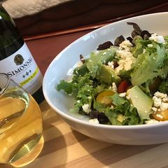 A picture of Traditional green salad 🥗.