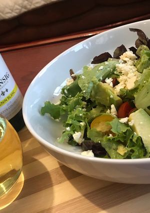 A picture of Traditional green salad 🥗.