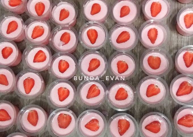 Bagaimana Menyiapkan Silky Pudding Strawberry, Lezat Sekali