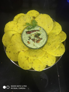 કાંચીપુરમ ઈડલી (Kanchipuram Idli Recipe In Gujarati) રેસીપી મુખ્ય ફોટો