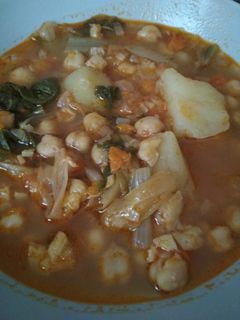 Una foto de Potaje de invierno con bacalao