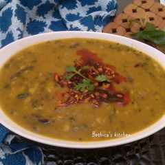 A picture of Palak Dal.