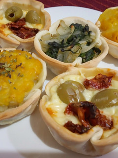 Una foto de Empanadas "canastita" express: 4 sabores vegetarianos 🥟