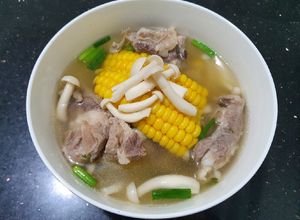 Hình của món SP.0678 - Canh Sườn Hầm Bắp Nấm.