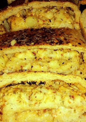 A picture of Potato and cheese bread.