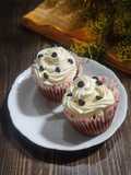 Cupcake coklat dengan whippedcream