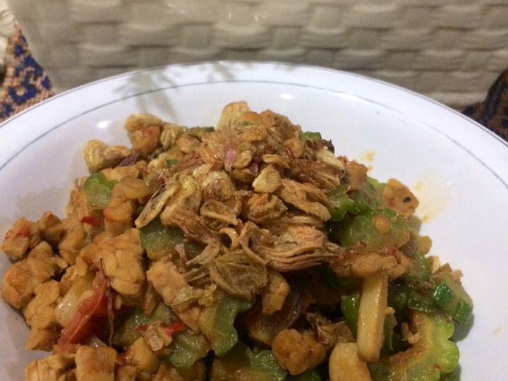 Bagaimana Menyiapkan Tumis pare plus teri tempe Anti Gagal