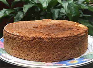 Una foto de BIZCOCHUELO 1/3 con pocos huevos, sin manteca, aceite ni leche 🎂