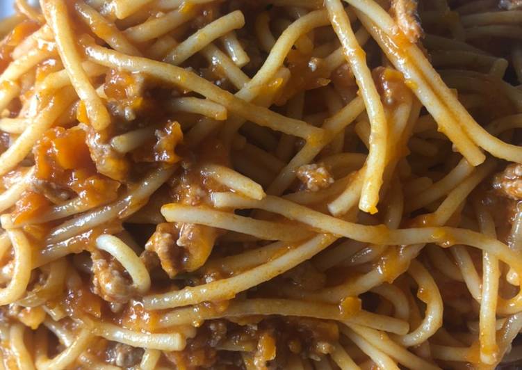 Espaguetis boloñesa con zanahoria