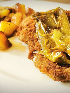 Una foto de Cachopo relleno de Jamón ibérico y Queso Edam