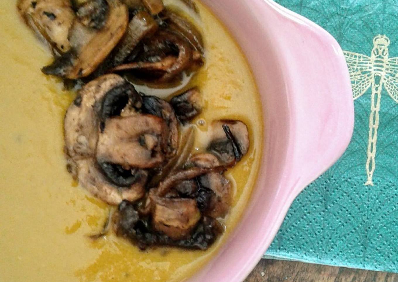 Crema de Garbanzos con Cebolla y Champiñones Salteados