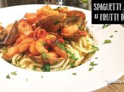 Una foto de spaghetti frutti di mare