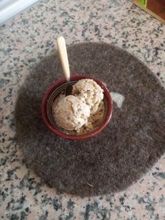 Una foto de Helado de vainilla con chocolate