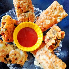 A picture of Zunaka Papad Roll.