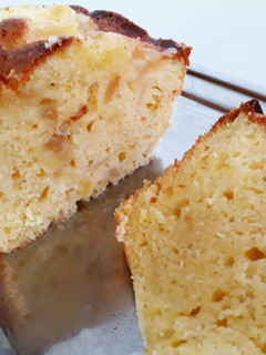 Una foto de Budín de manzana y naranja