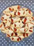 Biscotti con confettura di fragole