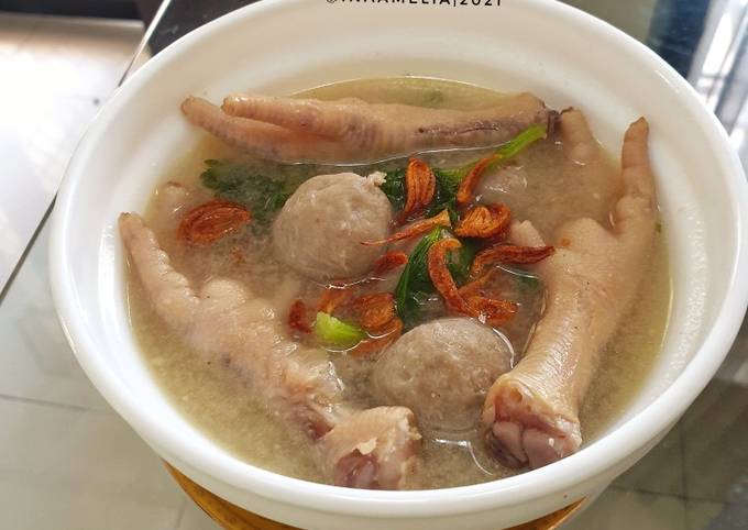 Sop Ceker dan Baso