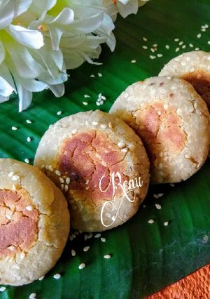 A picture of Ghila Til Pitha.