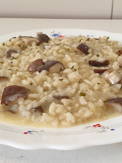 Una foto de Risotto de setas y parmesano