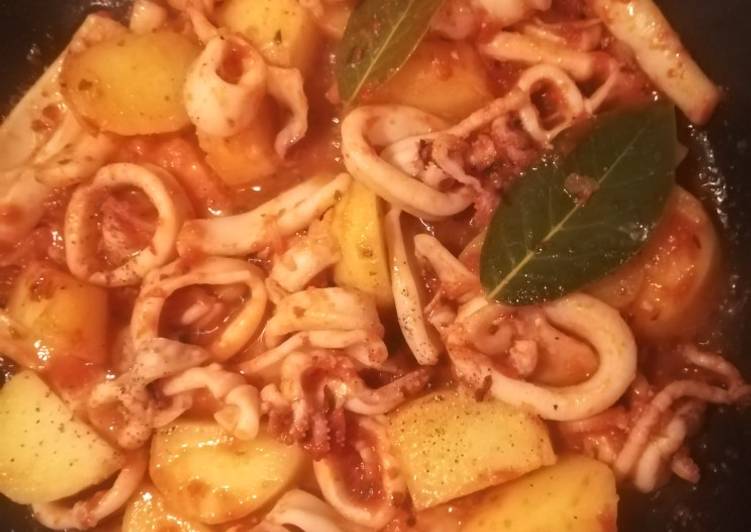 Recipe of Quick Calamari in umido con patate