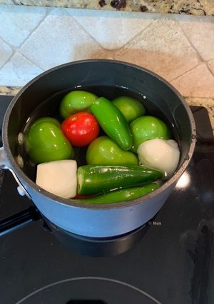A picture of Green Verde Sauce.