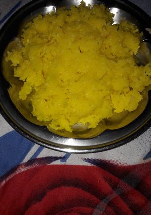 A picture of Yellow mithe rice.
