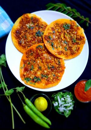 A picture of Madurai muttai kari dosa / Madurai egg keema dosa.