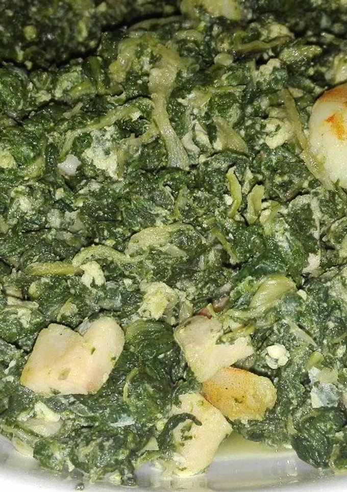 Una foto de Revuelto de acelgas con gambas y pechuga de pavo
