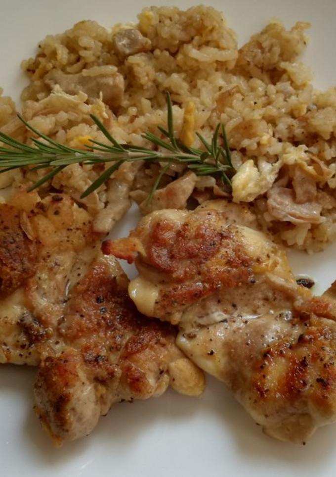 Una foto de Pollo al cardamomo con arroz salteado