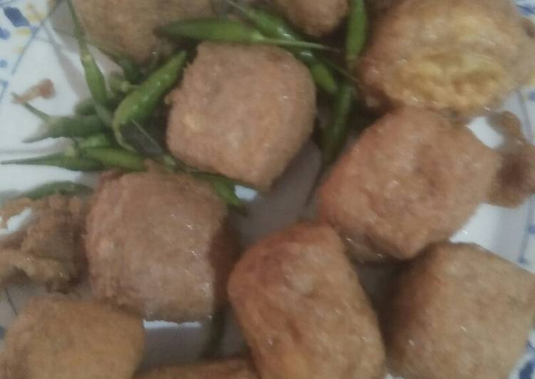 Tahu bakso goreng telor