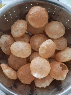 પાણીપૂરી ની પૂરી (Panipuri Poori Recipe In Gujarati) રેસીપી મુખ્ય ફોટો