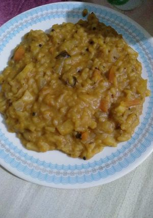 A picture of Vegetable khichdi.