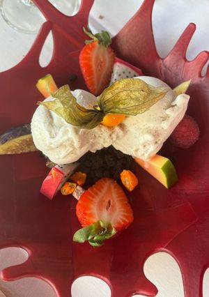 Foto principal de Helado de vainilla con frutas de temporada 🤪