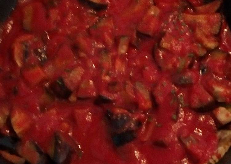 Recipe of Perfect Sugo passata e melanzane