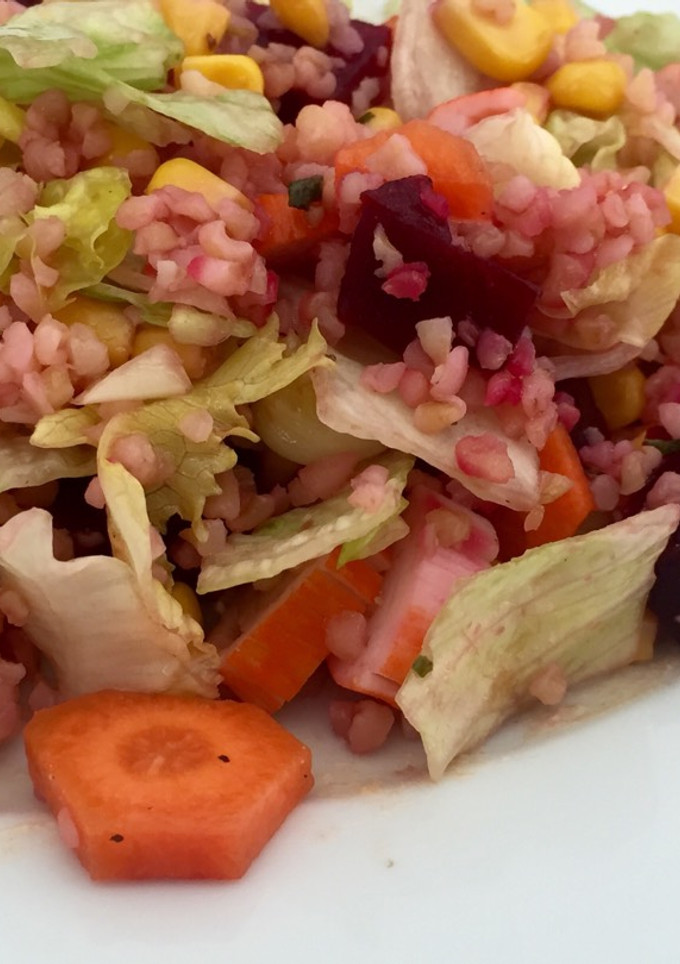 Una foto de Ensalada de bulgur y remolacha