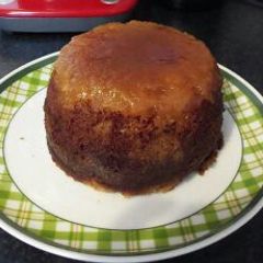 A picture of Treacle sponge pudding.