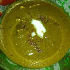 A picture of Palak paneer.