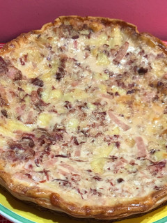 Una foto de Quiche de queso y jamón ibérico
