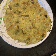 A picture of Avocado Rava Roti.