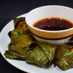 A picture of Chicken in Pandan Leaves (Thai Pandan Chicken).