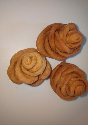A picture of Rose mathri.
