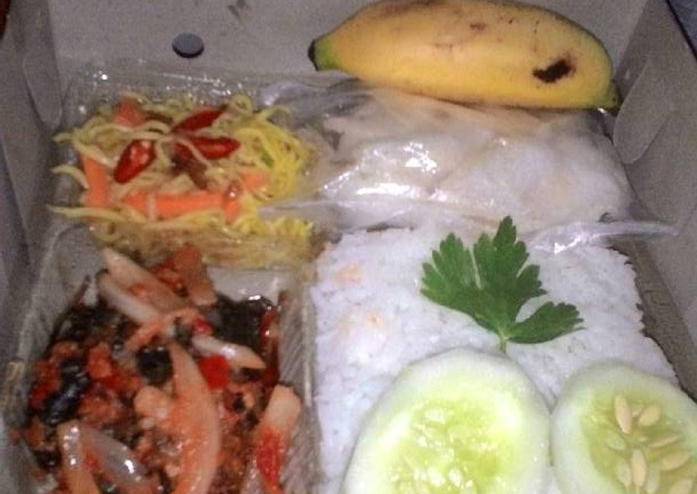 Nasi kotak Ayam balado