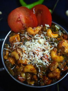 કાજુ પનીર કેપ્સીકમ સબ્જી (Kaju Paneer capsicum Sabji Recipe In Gujarati) રેસીપી મુખ્ય ફોટો