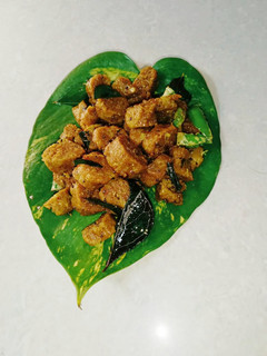 દુધી ના મુઠીયા (Dudhi Muthiya Recipe In Gujarati) રેસીપી મુખ્ય ફોટો