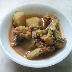 Aaloo gobi curry A picture of Aaloo gobi curry.
