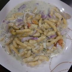 A picture of Dahi pakoriyan.