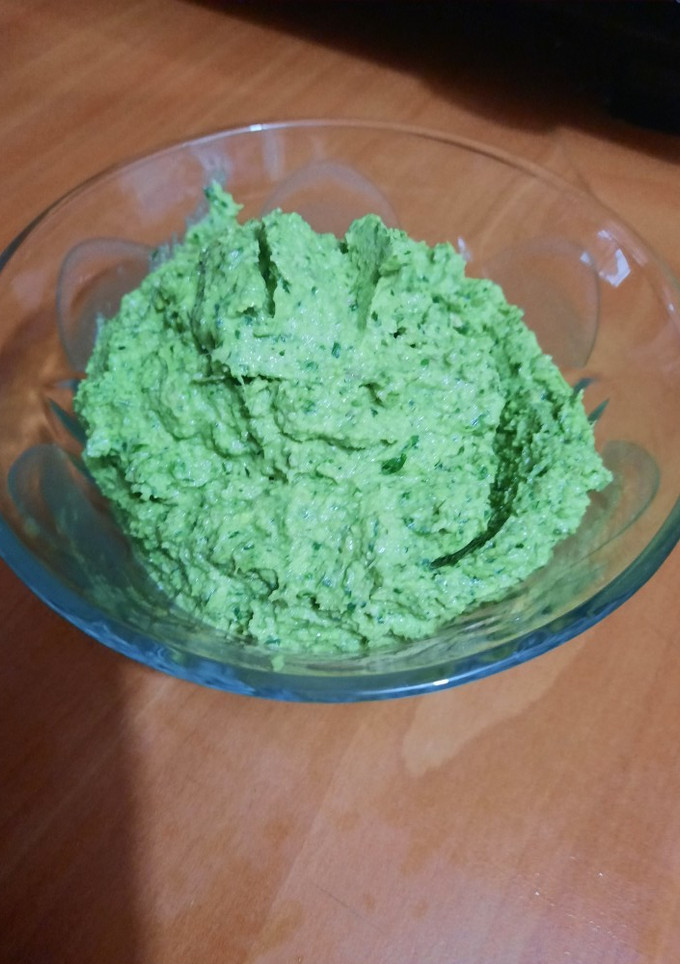 Una foto de Pesto de albahaca y perejil 🌱