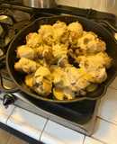 Pollo all’aglio in padella di ghisa